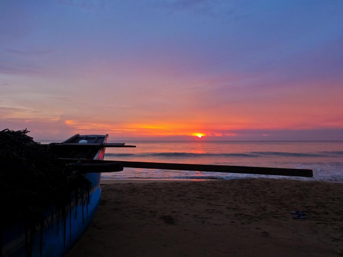 Red Sun Beach Villa Kosgoda Esterno foto